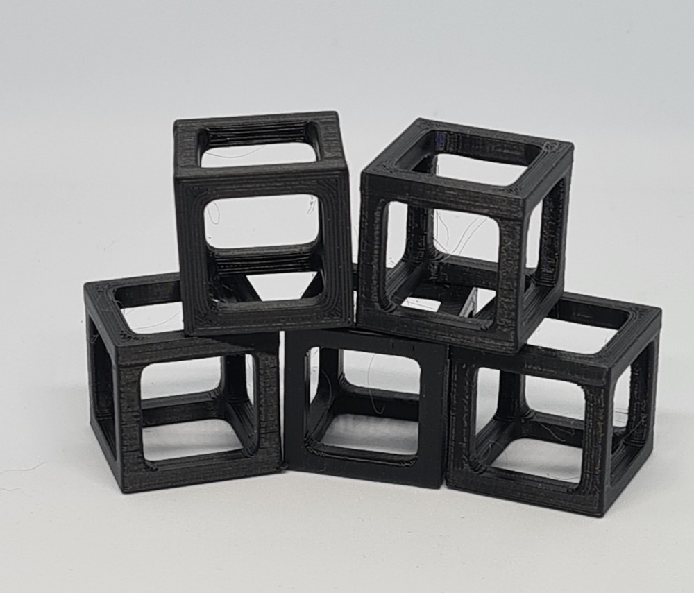 Bild 1 von Shrimp Cube Würfel 5 Stück 2x2x2cm verschiedene Farben  / (Farbe) Schwarz